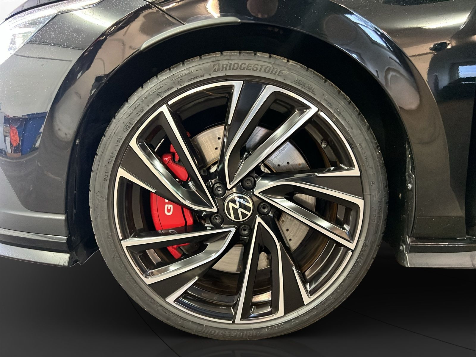 Volkswagen - Golf GTI_13