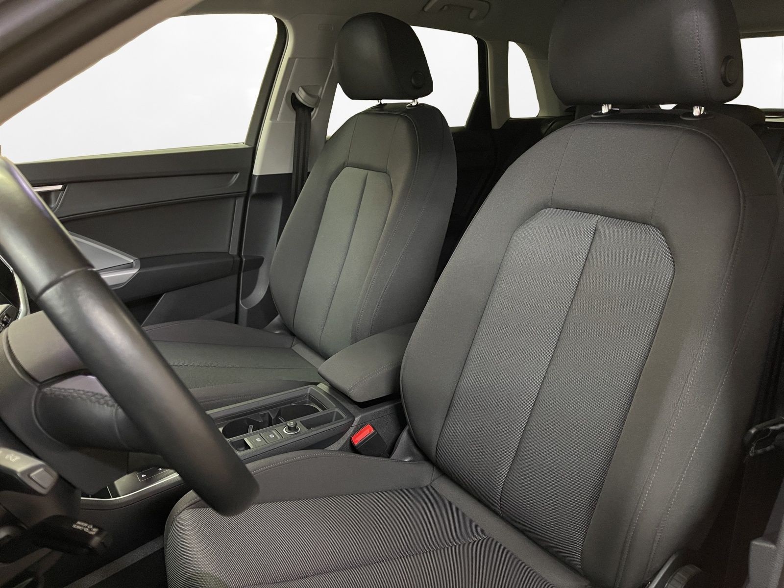 Audi - Q3_15