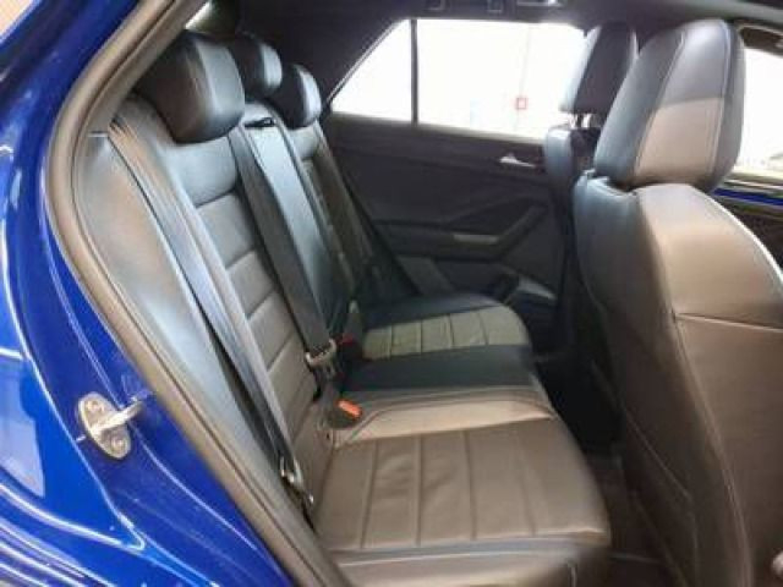 Volkswagen - T-Roc_6