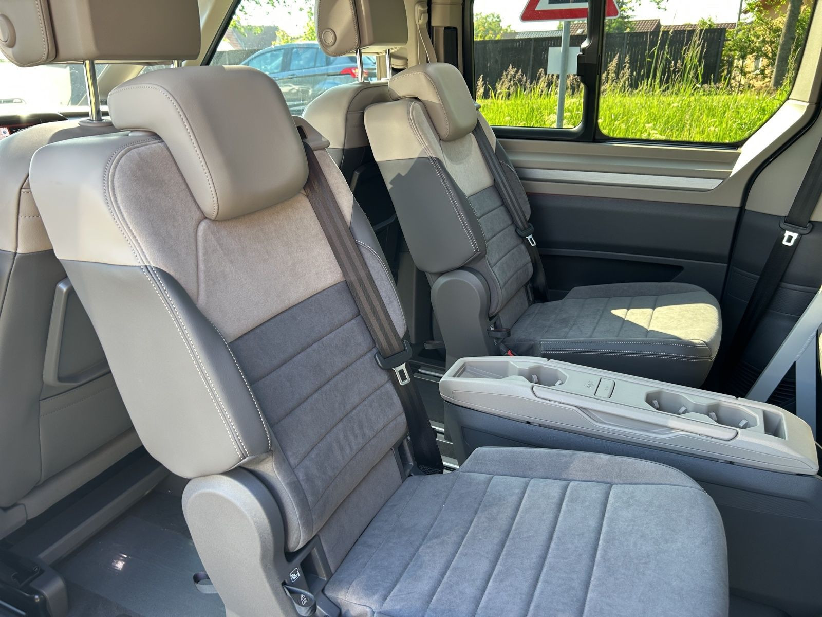 Volkswagen - Multivan_18