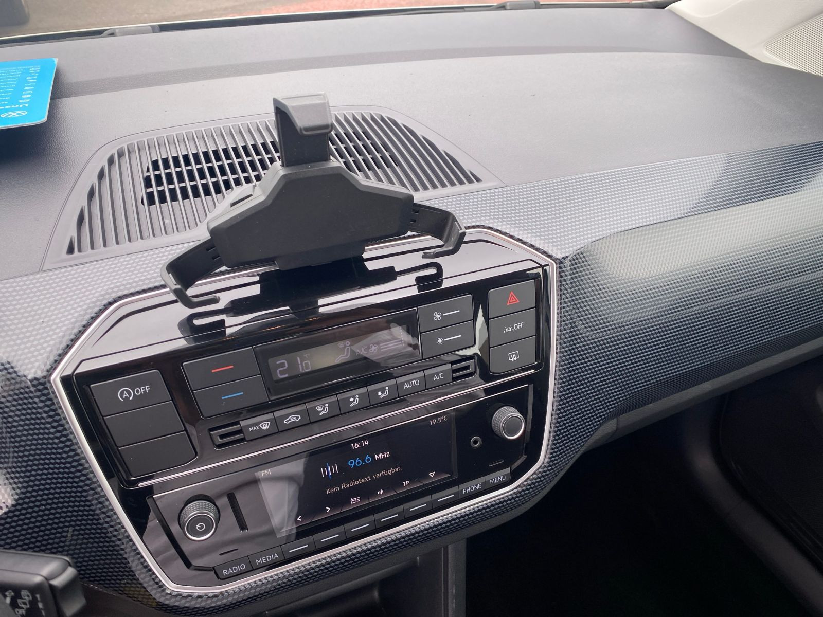 Volkswagen - up!_13