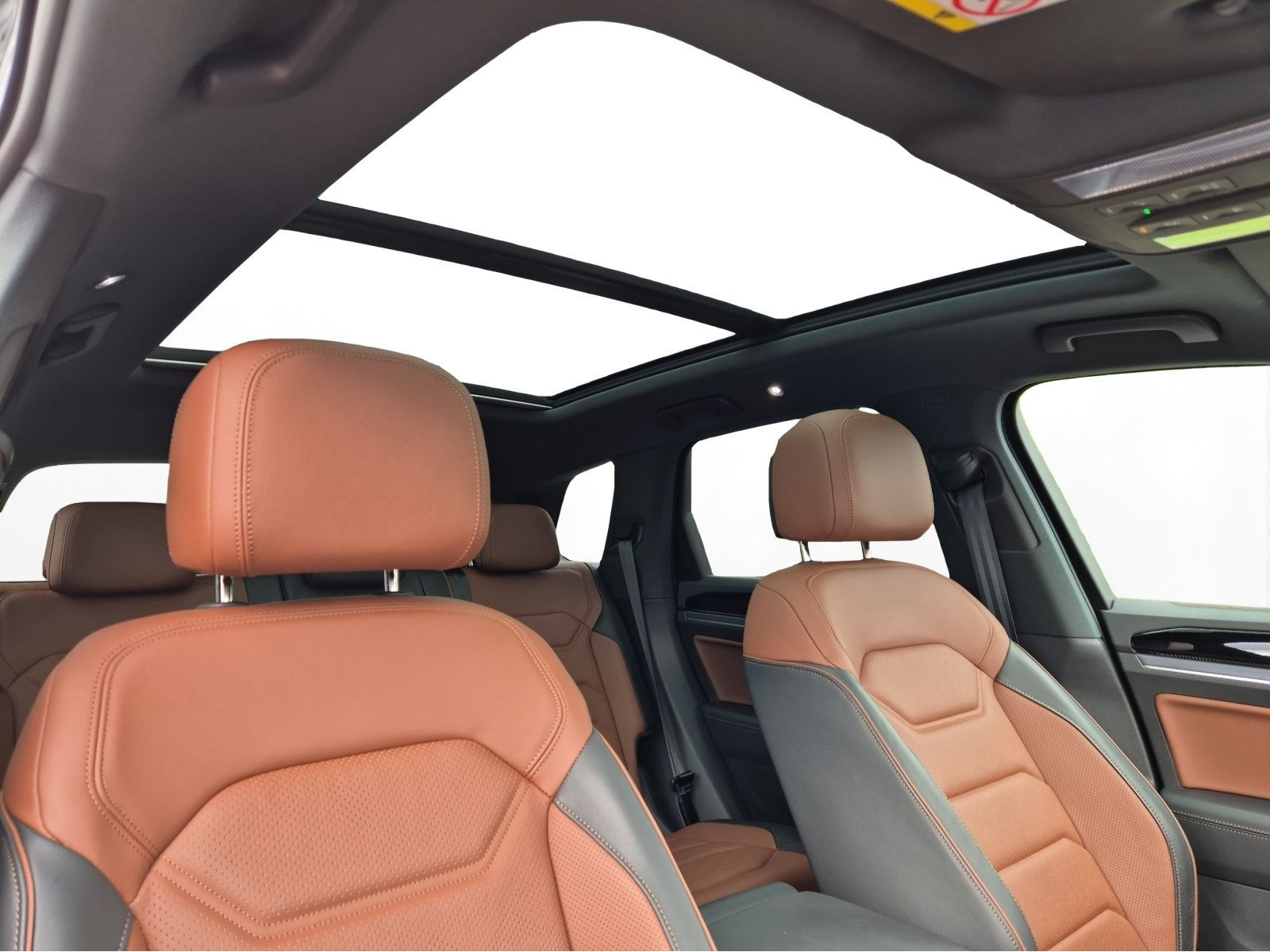 Volkswagen - Touareg_13