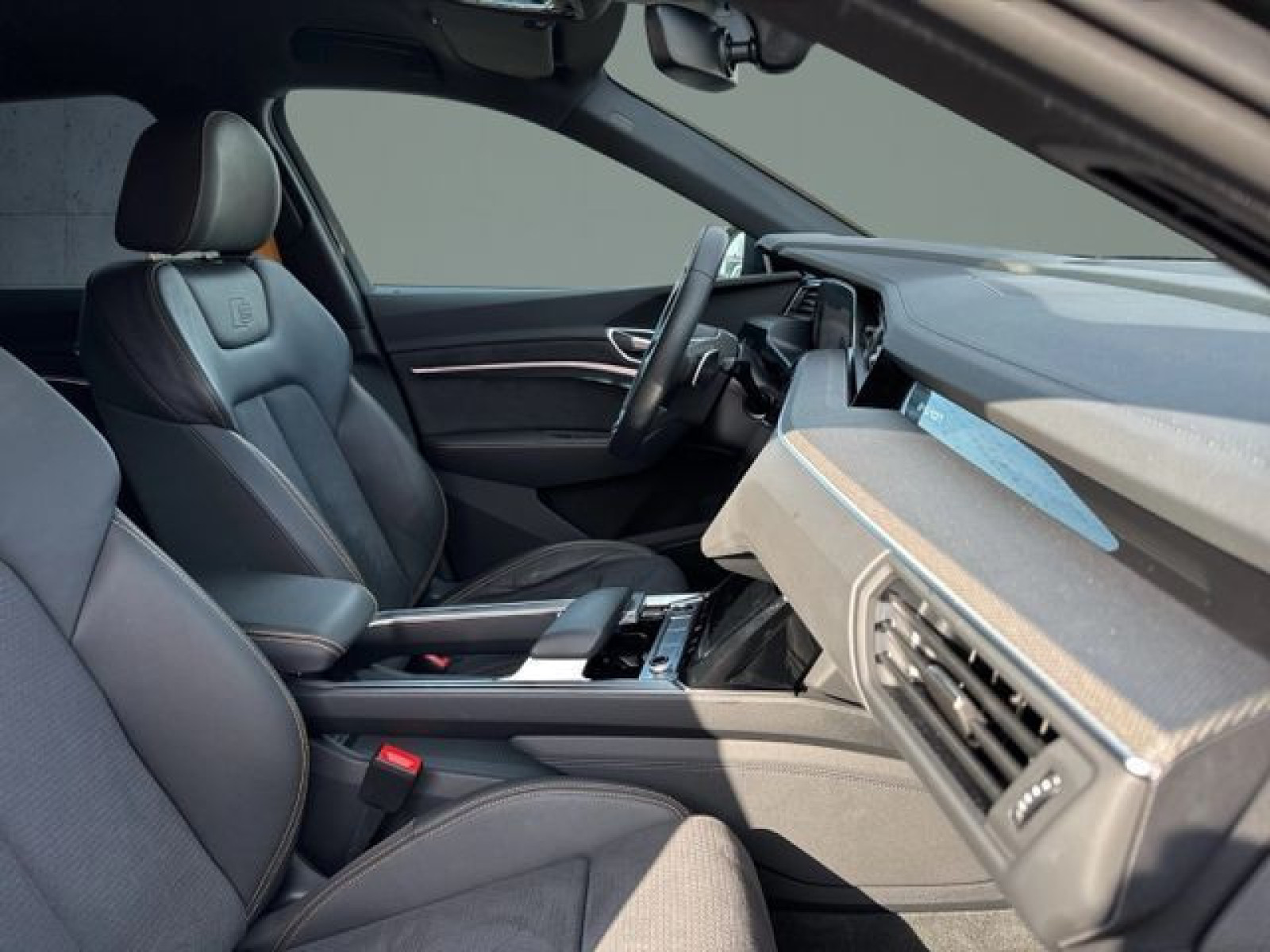Audi - e-tron_24