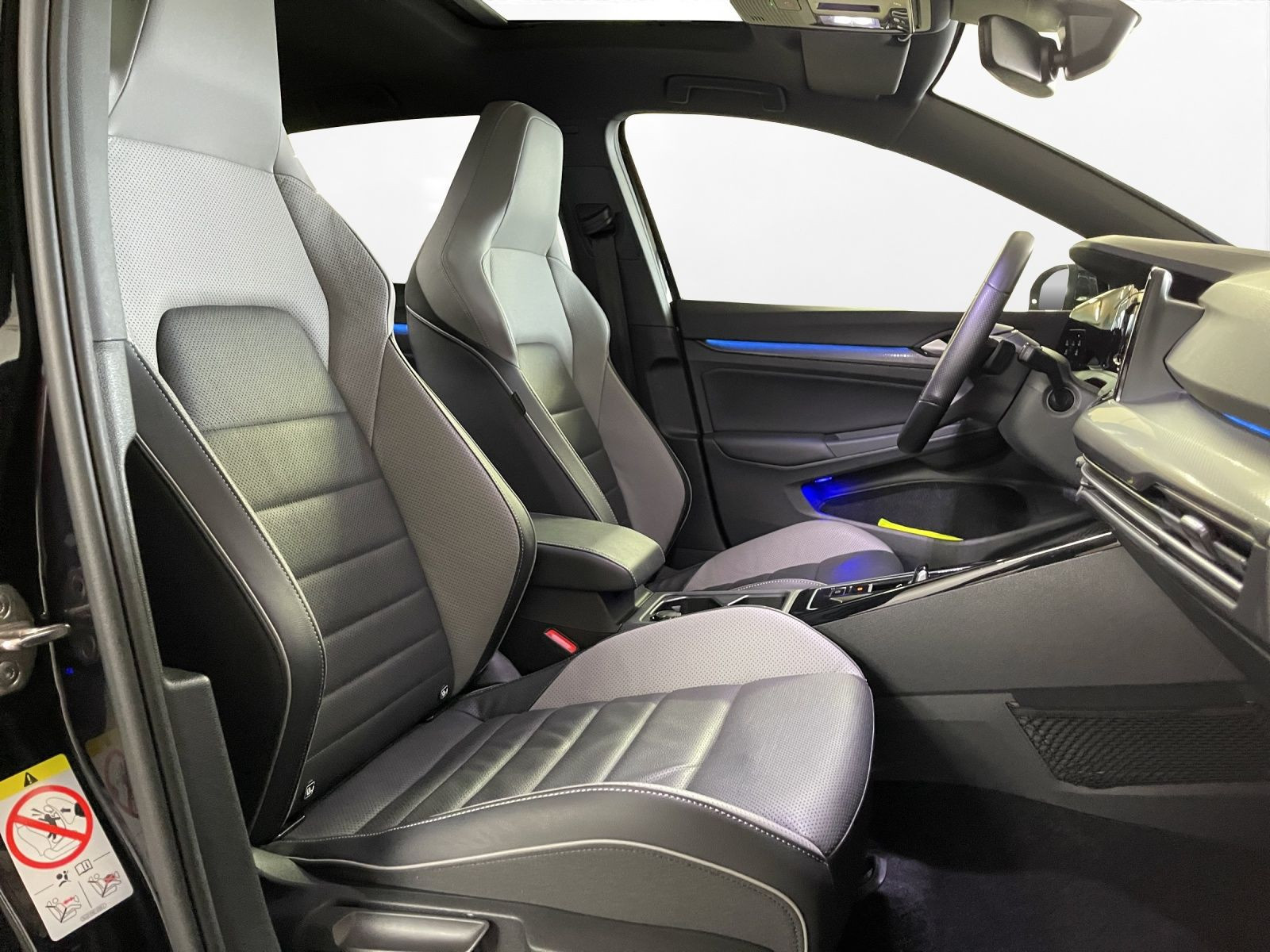 Volkswagen - Golf_18