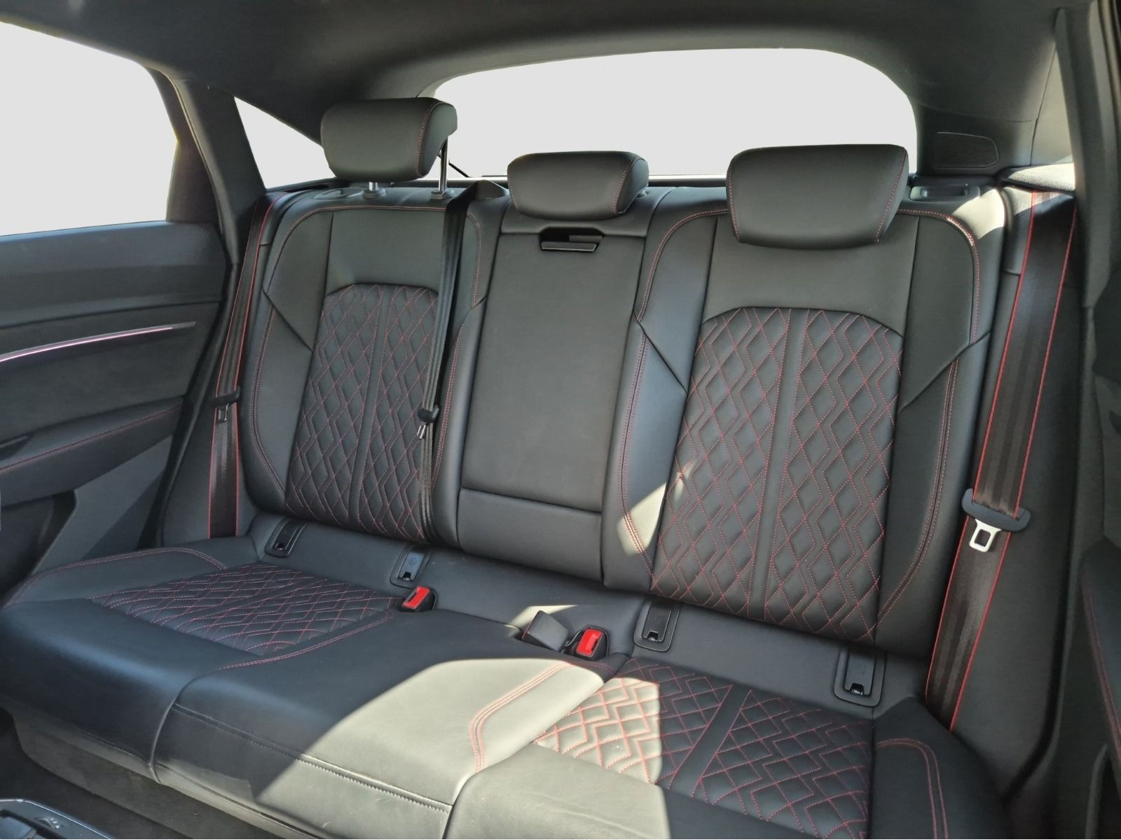 Audi - Q8 e-tron_15