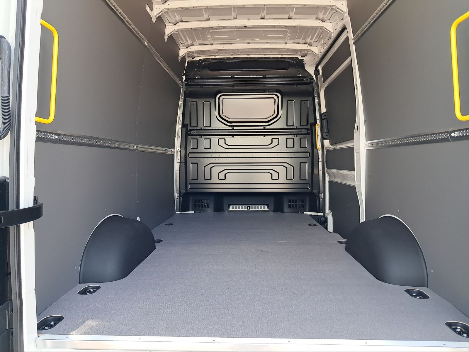 Volkswagen - Crafter_12