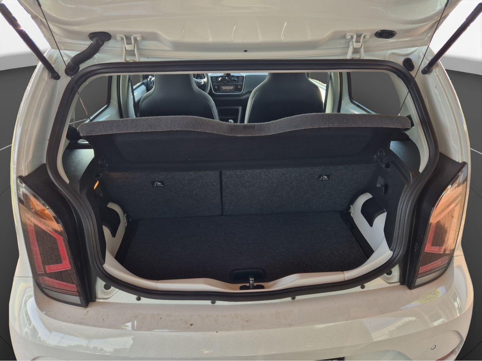 Volkswagen - up!_10