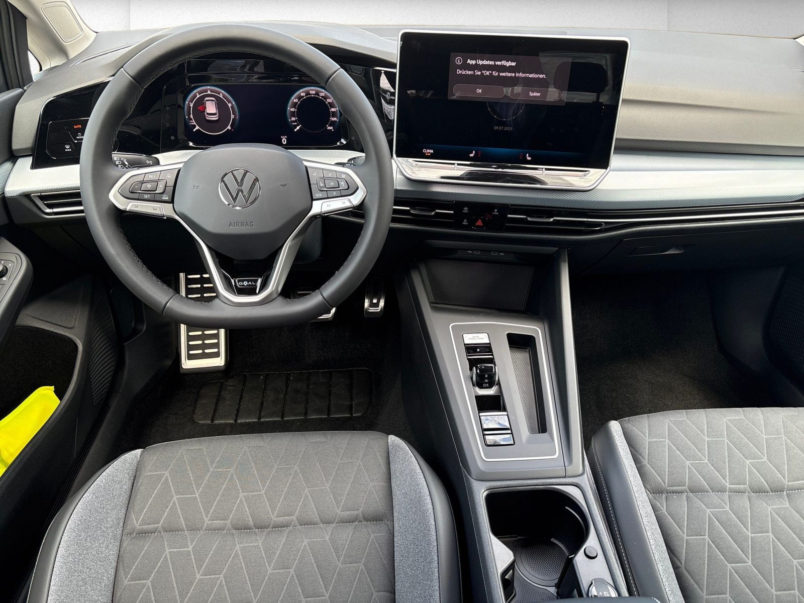 Volkswagen - Golf_13