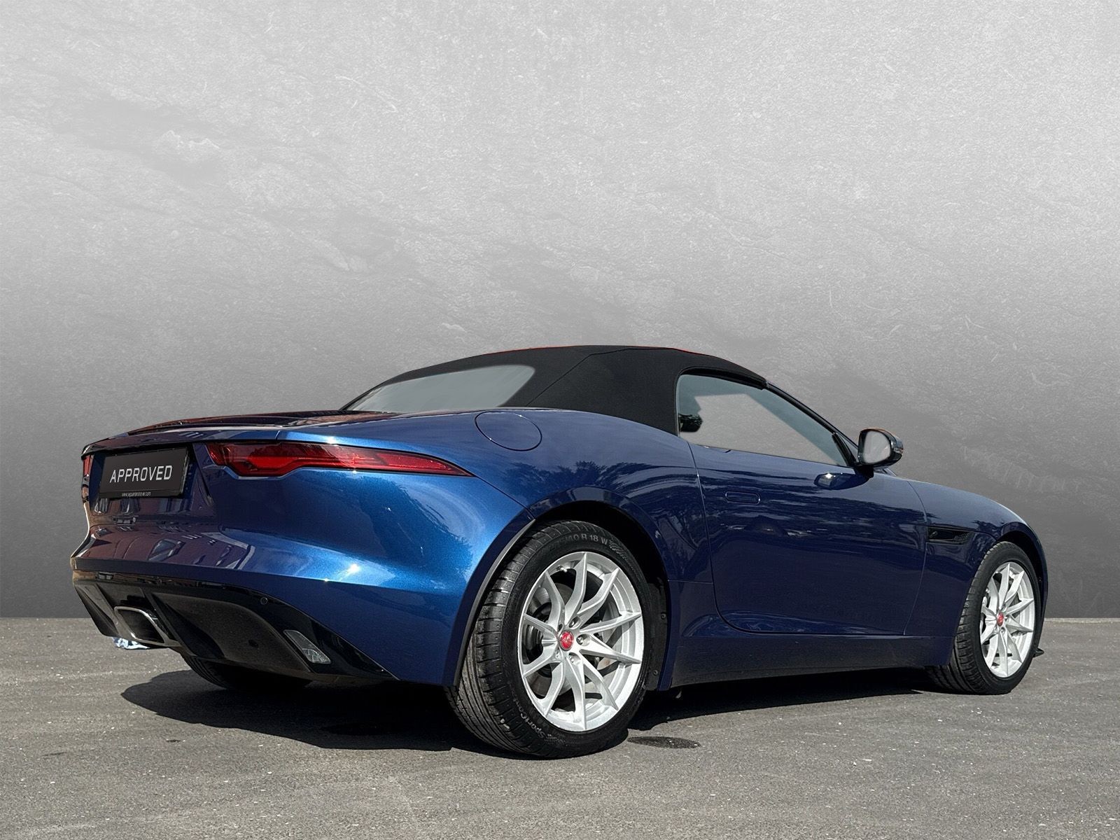 Jaguar - F-Type_2