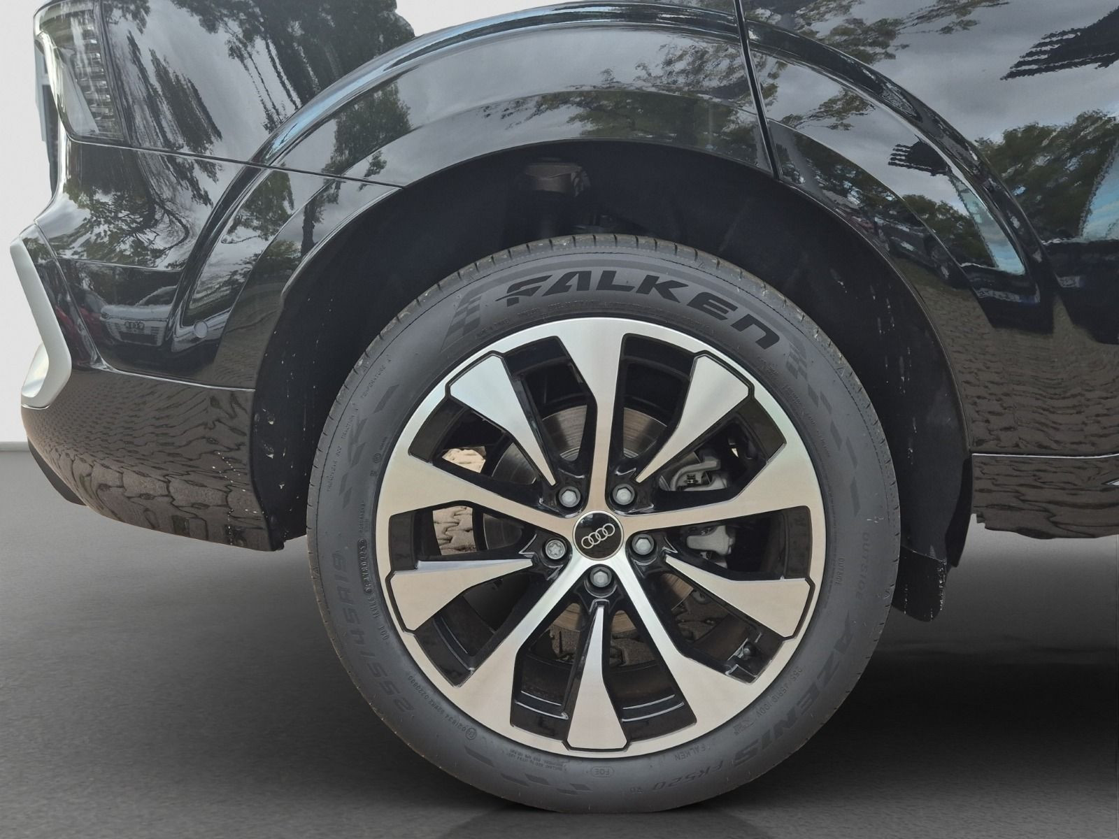 Audi - Q3_23