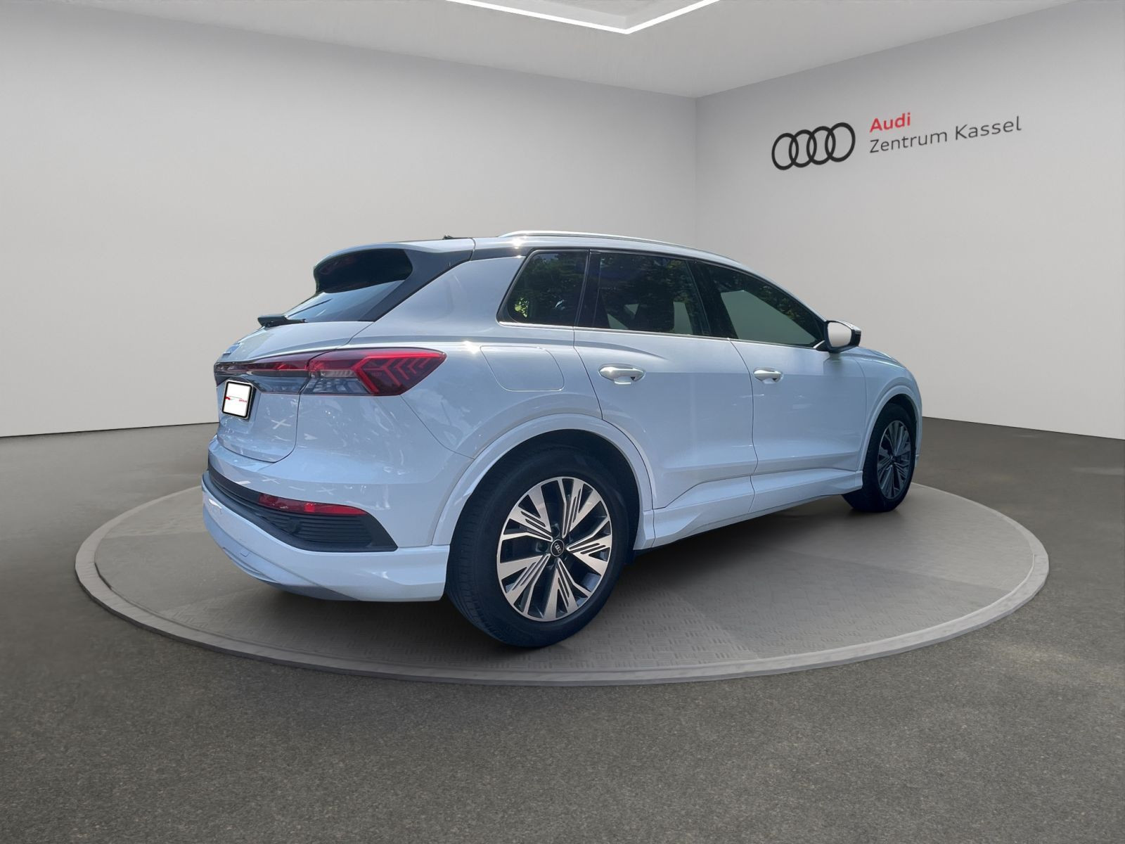 Audi - Q4_7