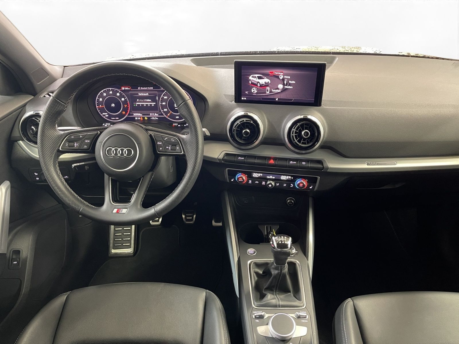 Audi - Q2_20