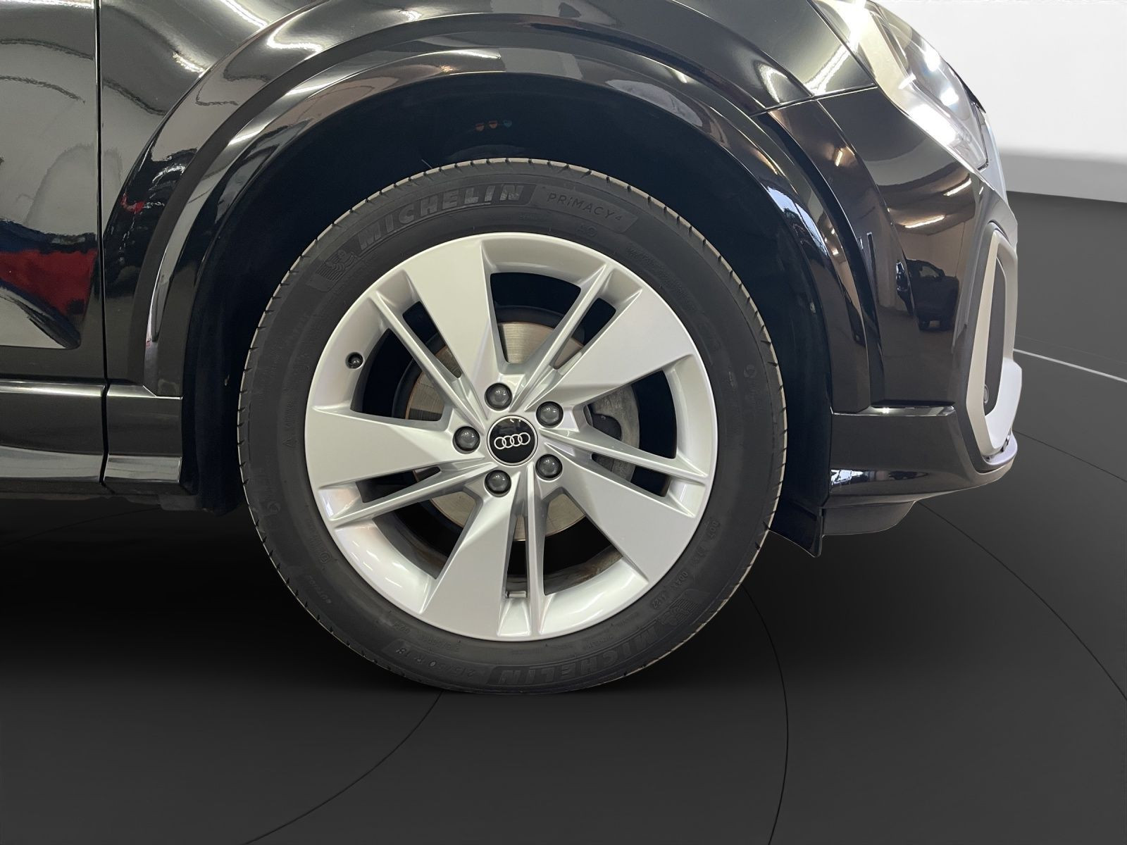 Audi - Q2_15
