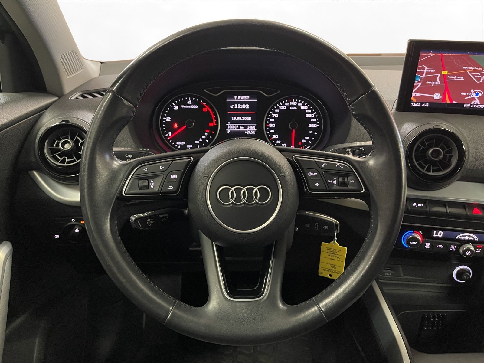 Audi - Q2_21