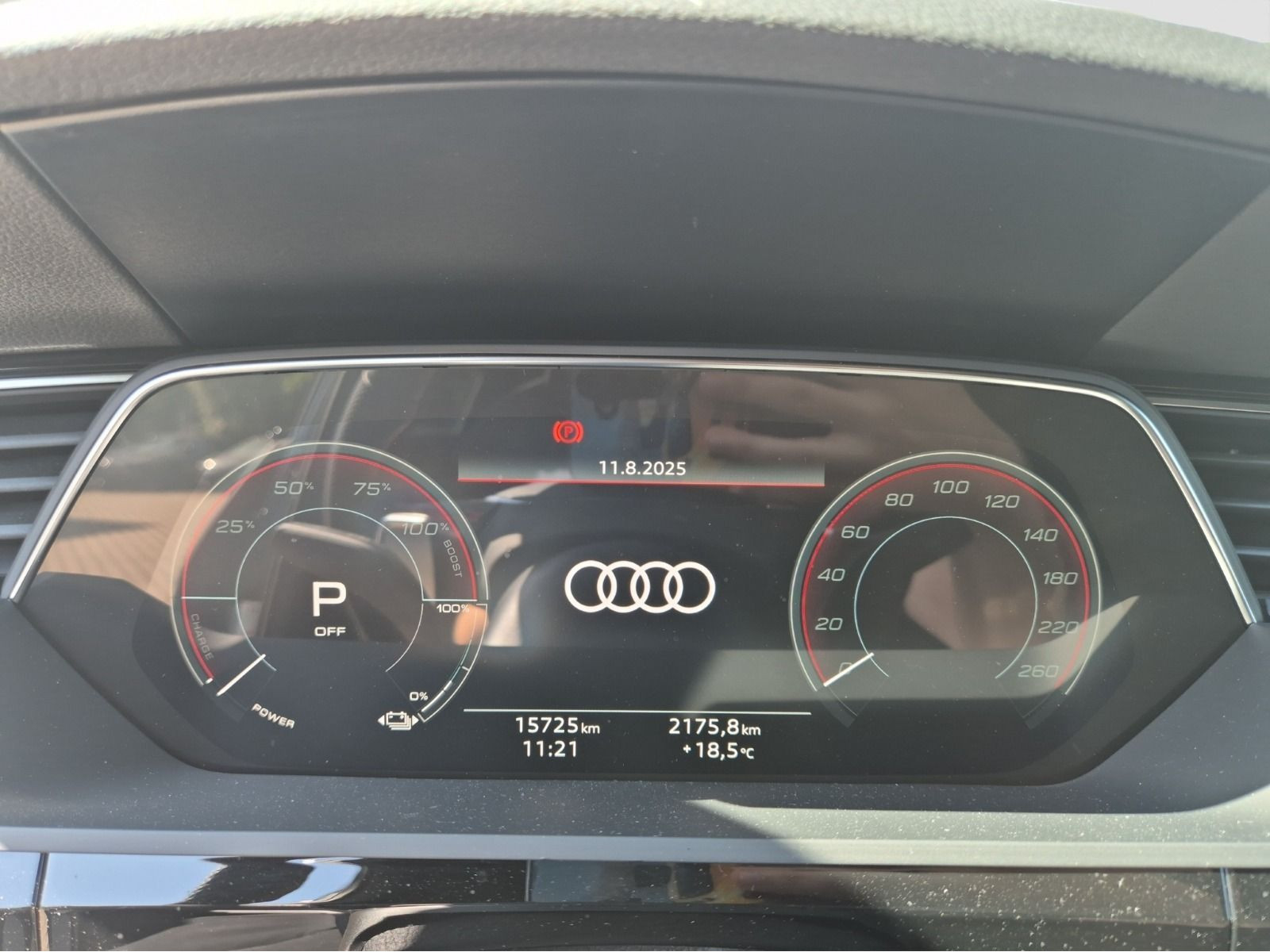 Audi - Q8 e-tron_13