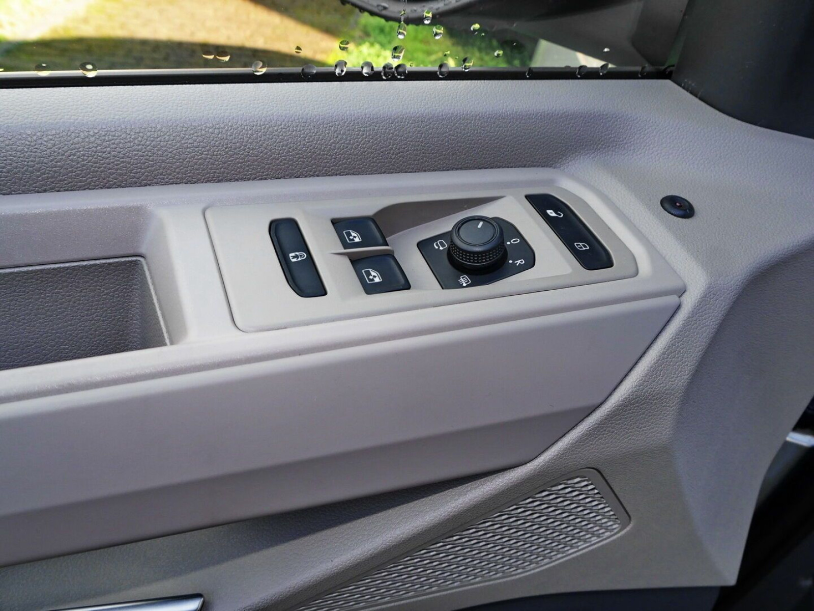 Volkswagen - California_11