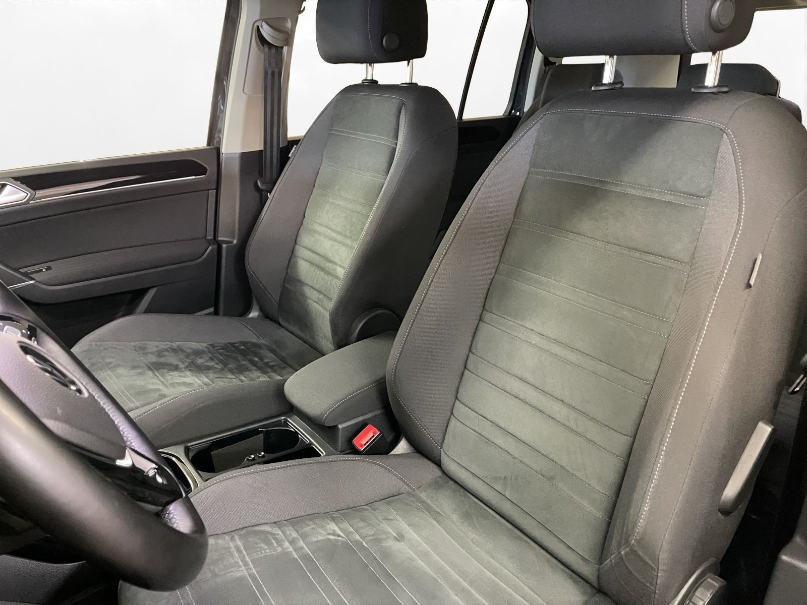 Volkswagen - Touran_15