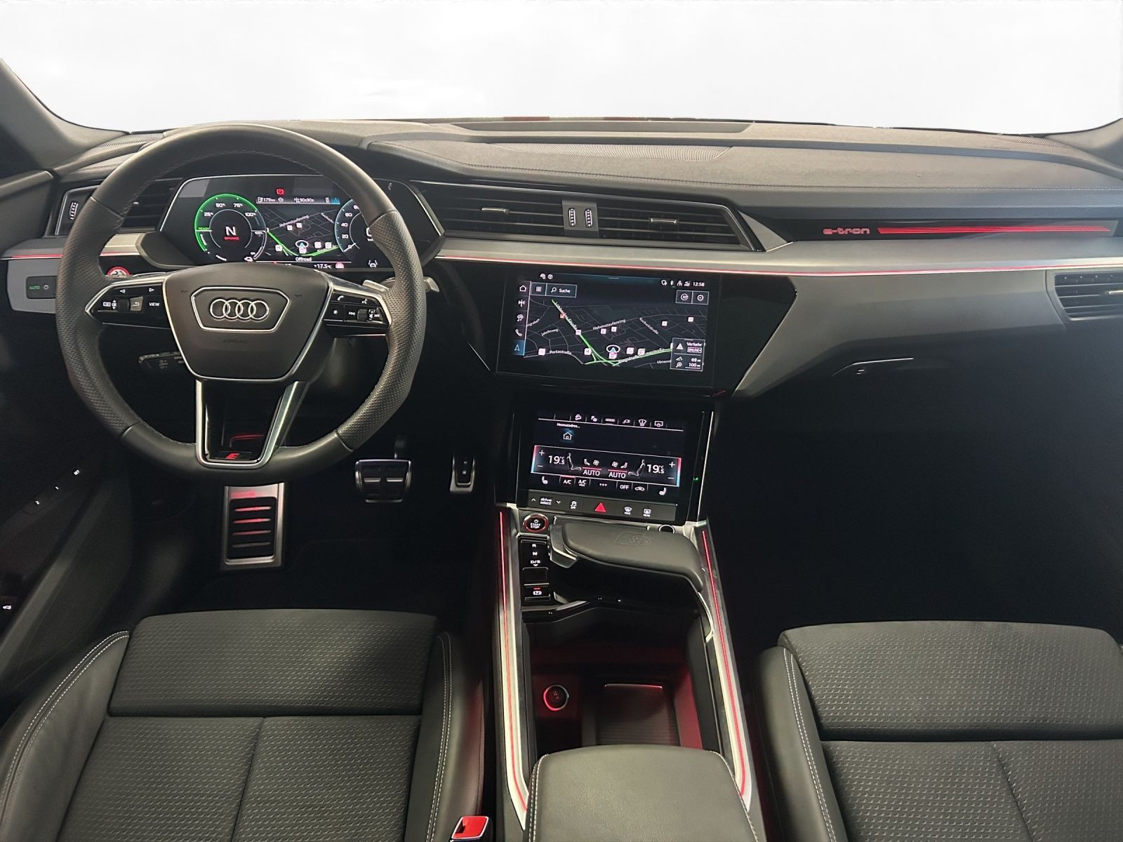 Audi - SQ8 Sportback e-tron_22