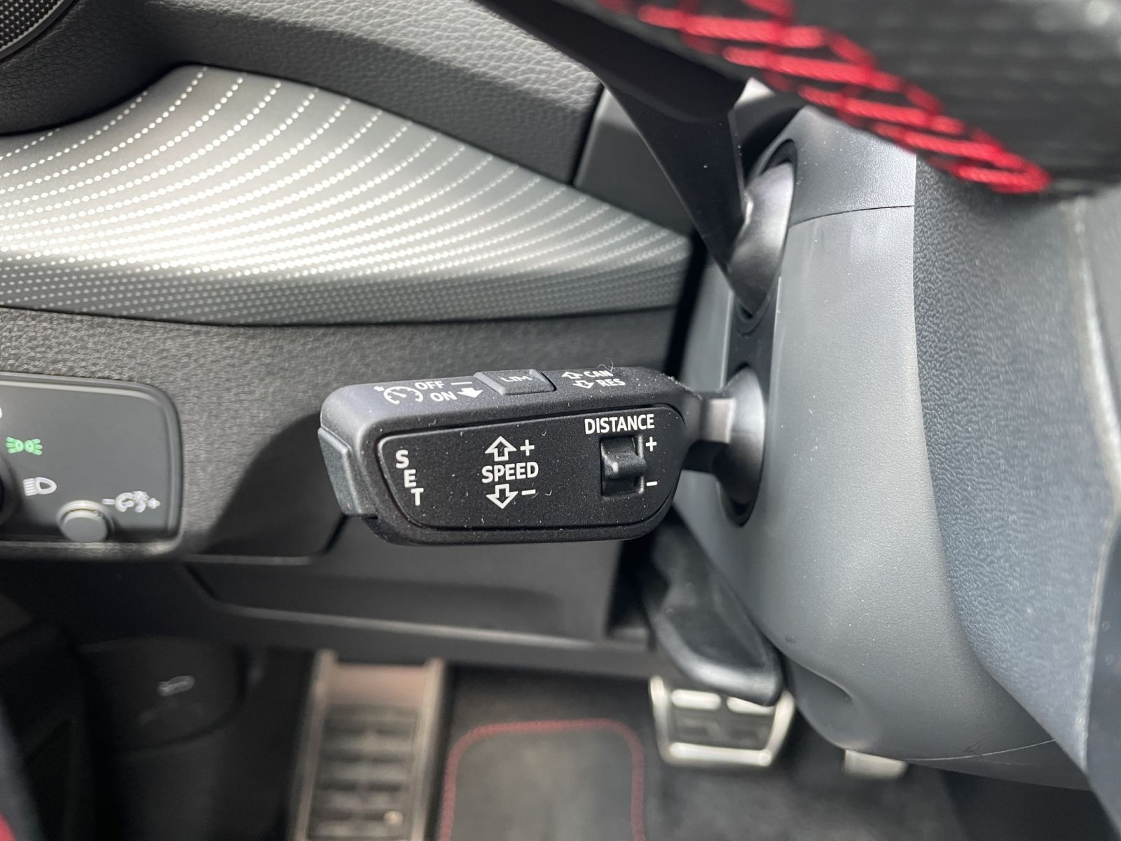 Audi - Q2_25
