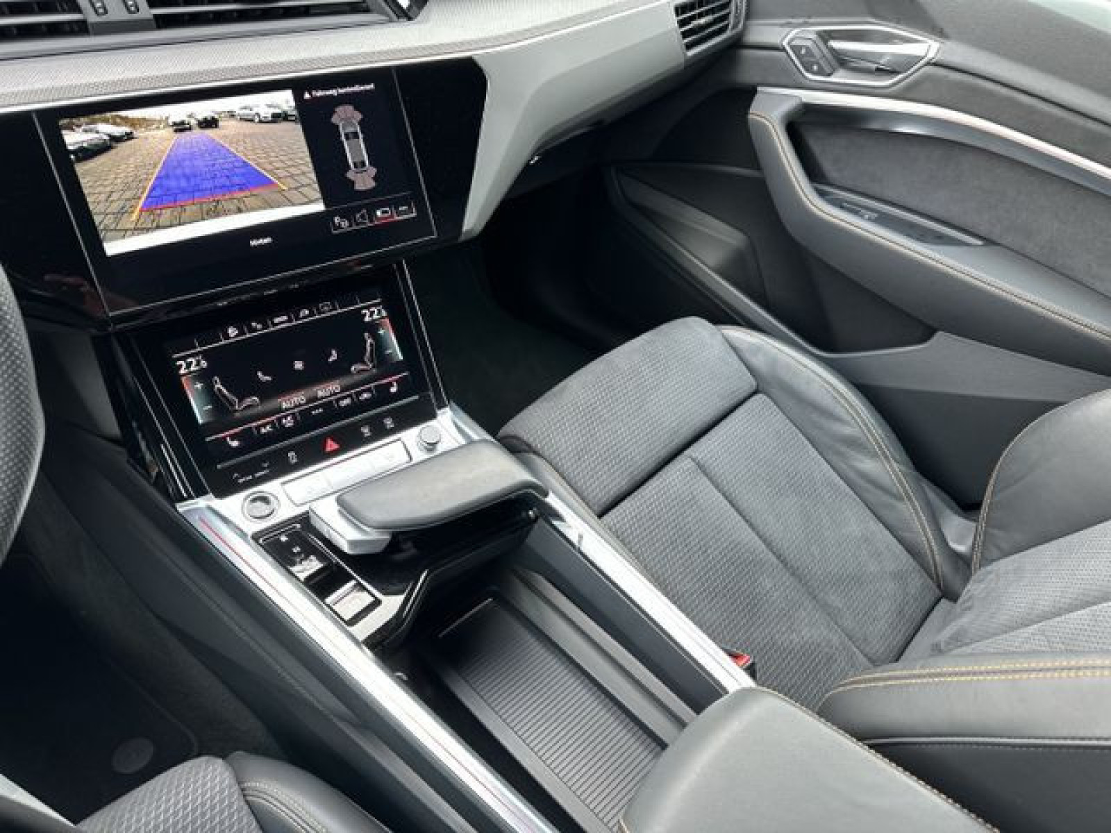 Audi - e-tron Sportback_25