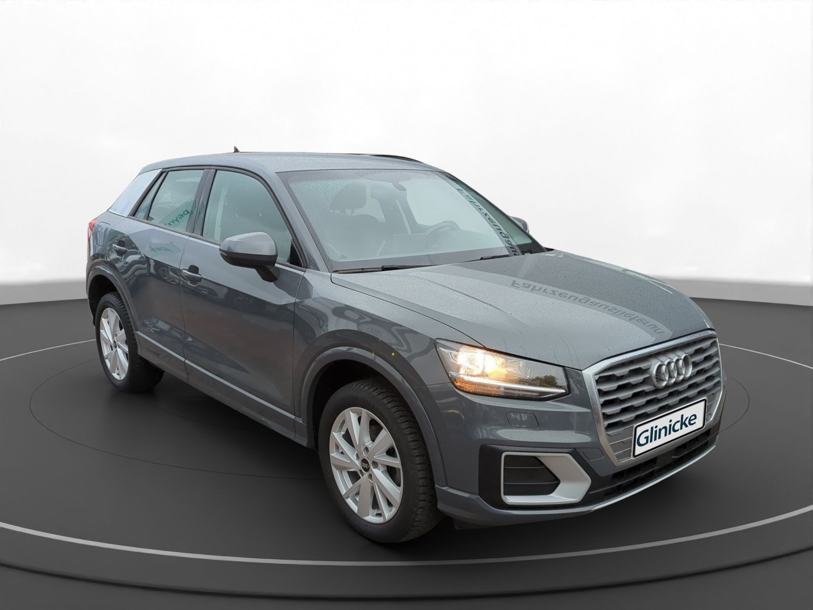 Audi - Q2_14