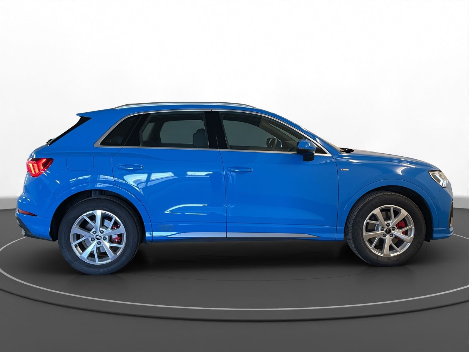 Audi - Q3_7