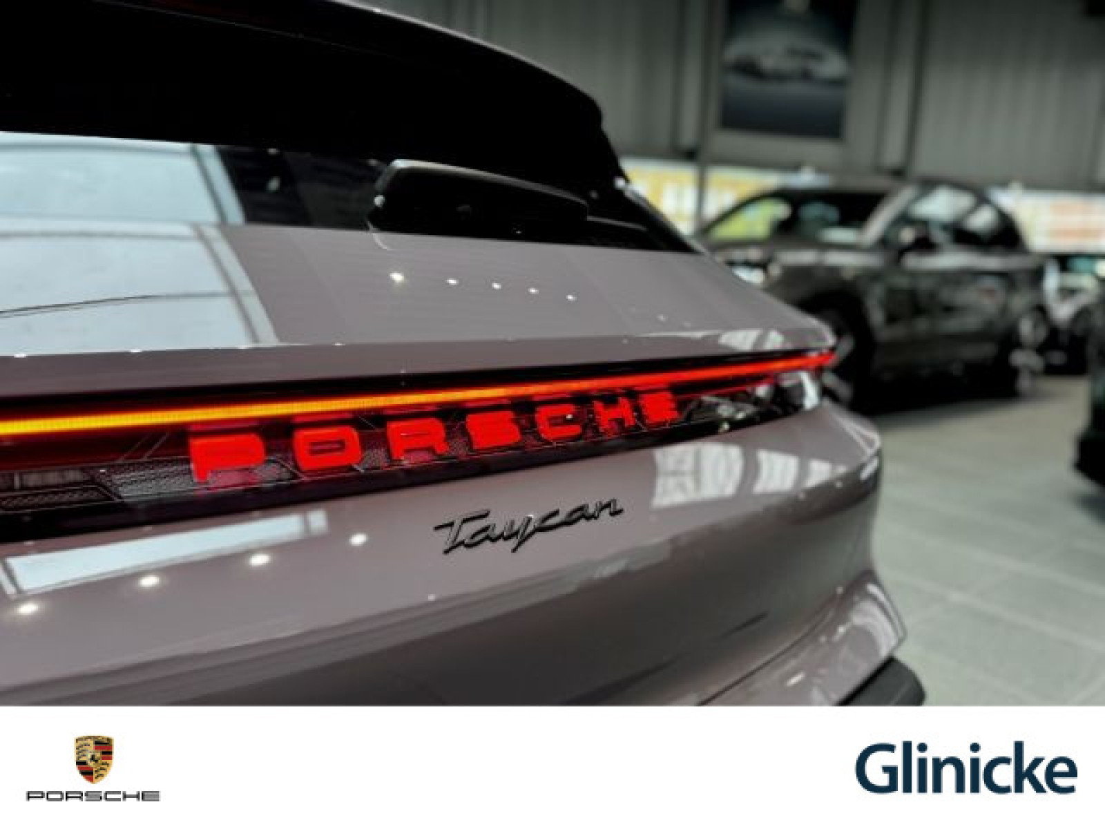 Porsche - Taycan_26