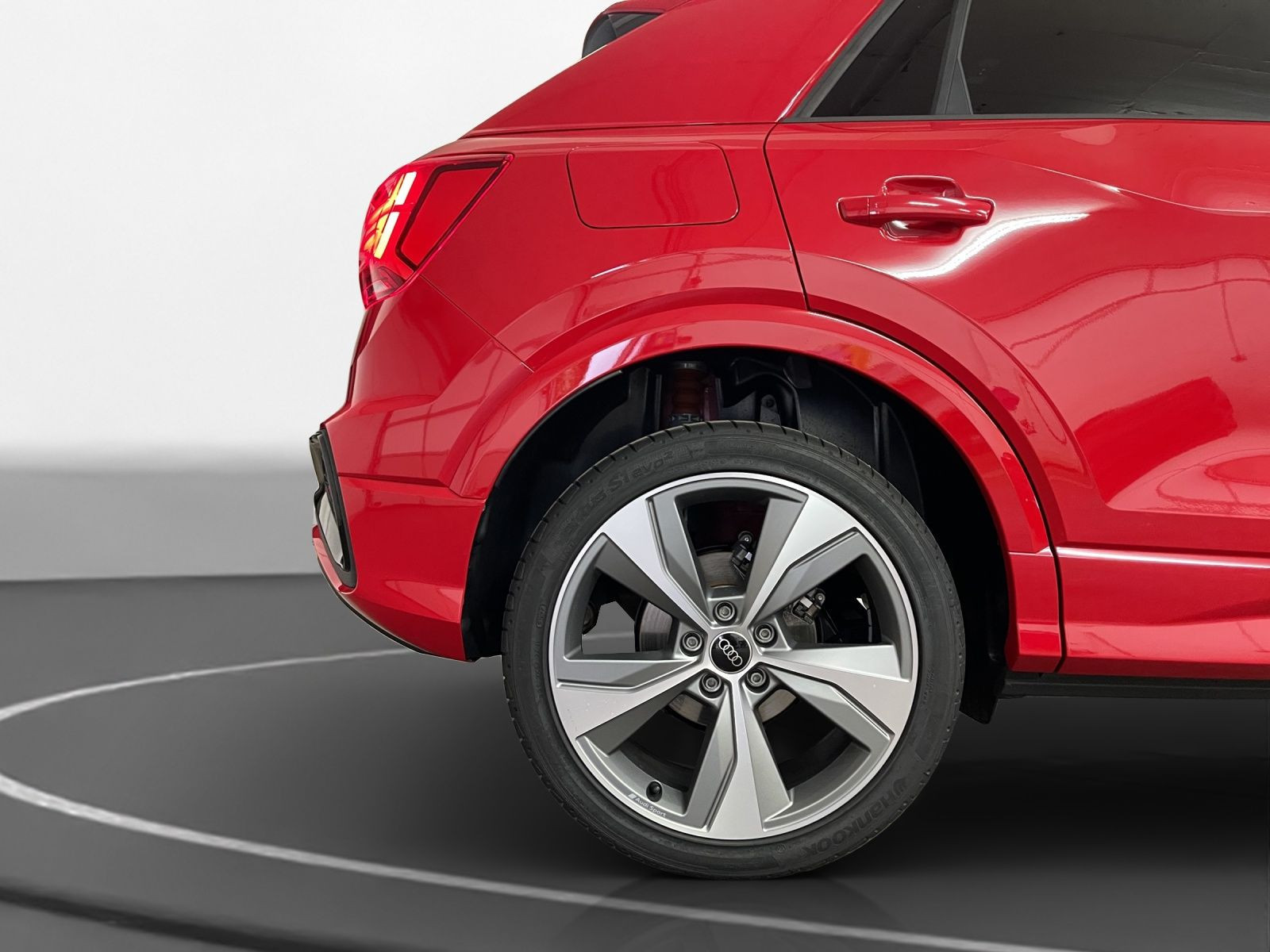 Audi - Q2_14