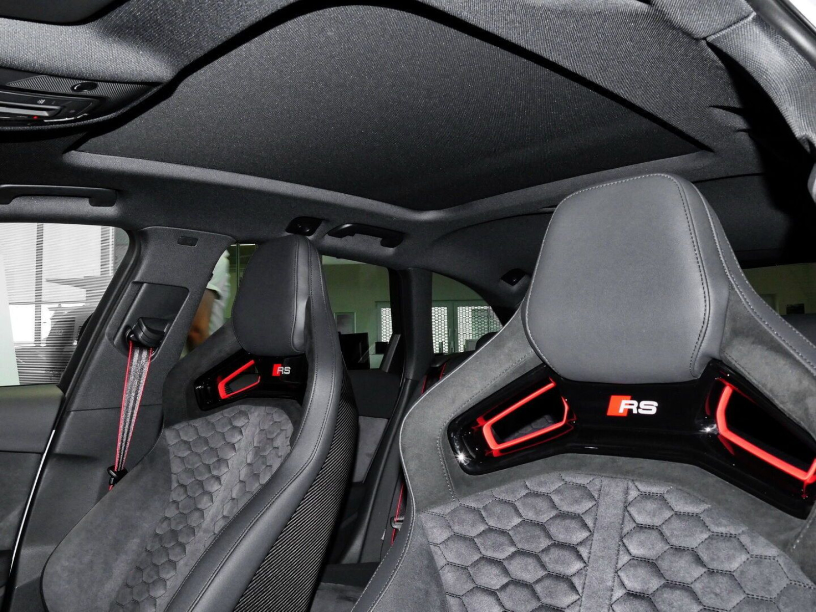 Audi - RS 4 Avant_15