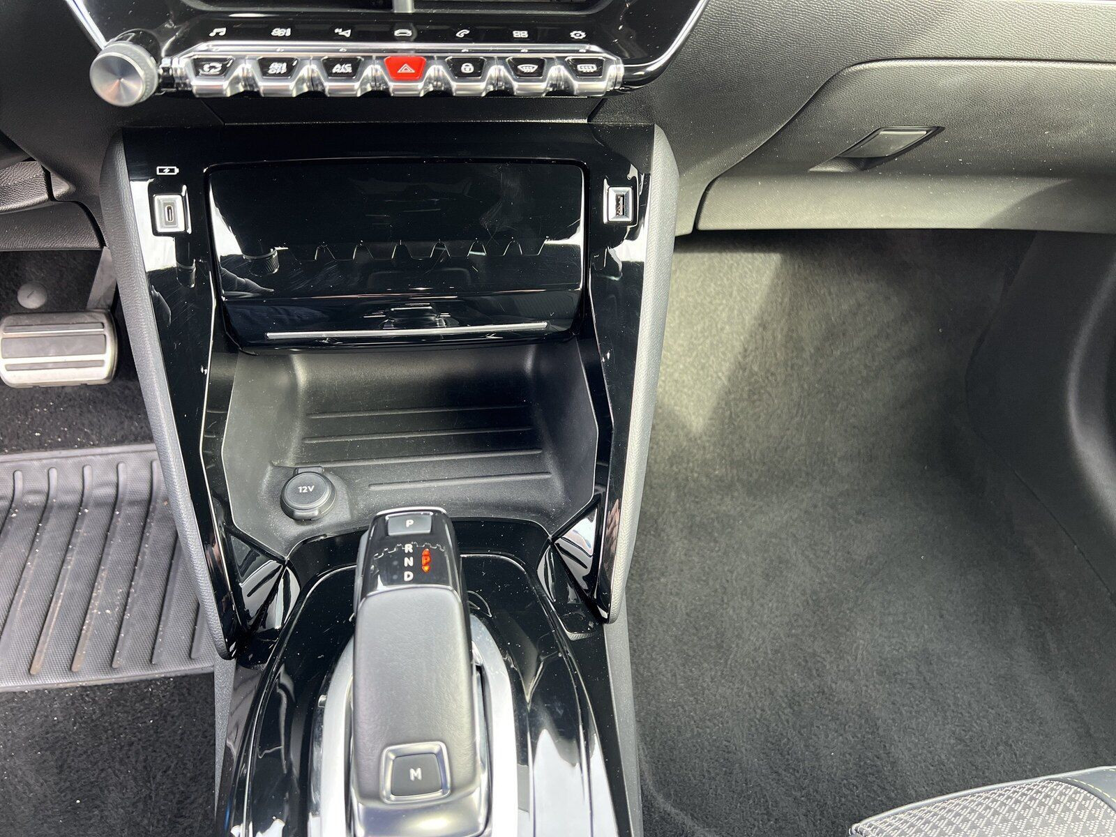 Peugeot - 208_14