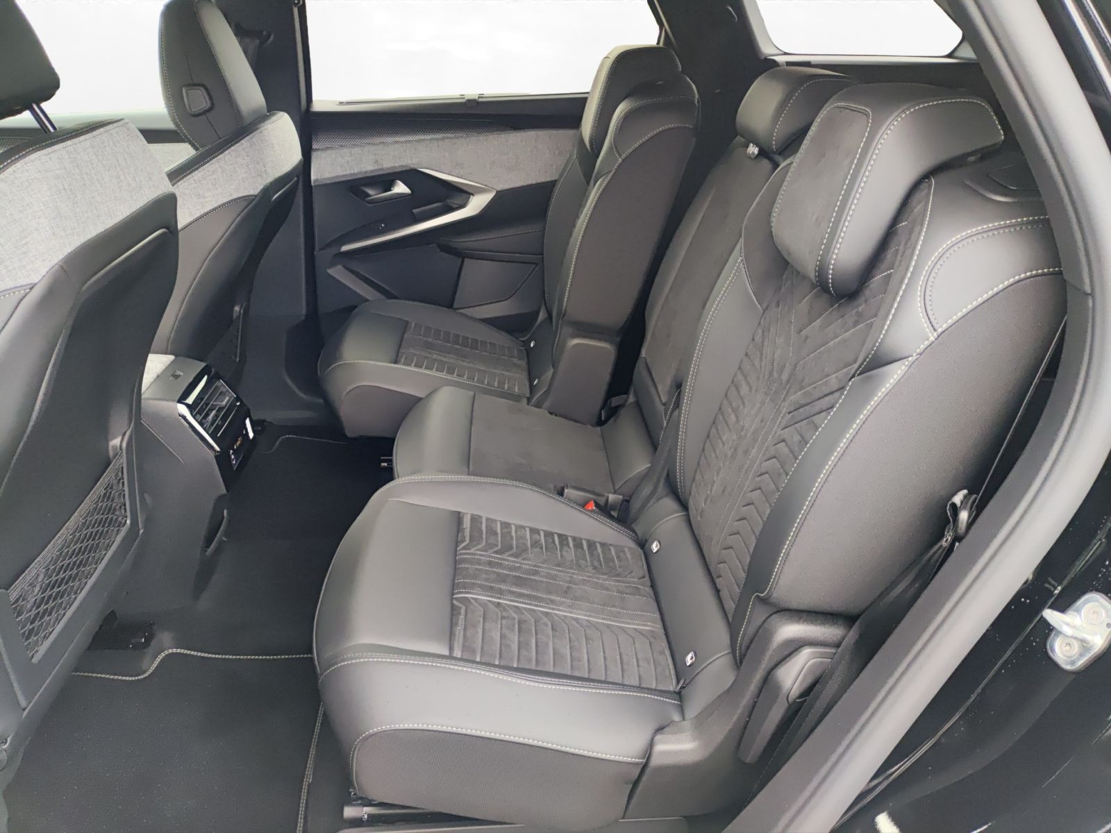 Peugeot - 5008_12