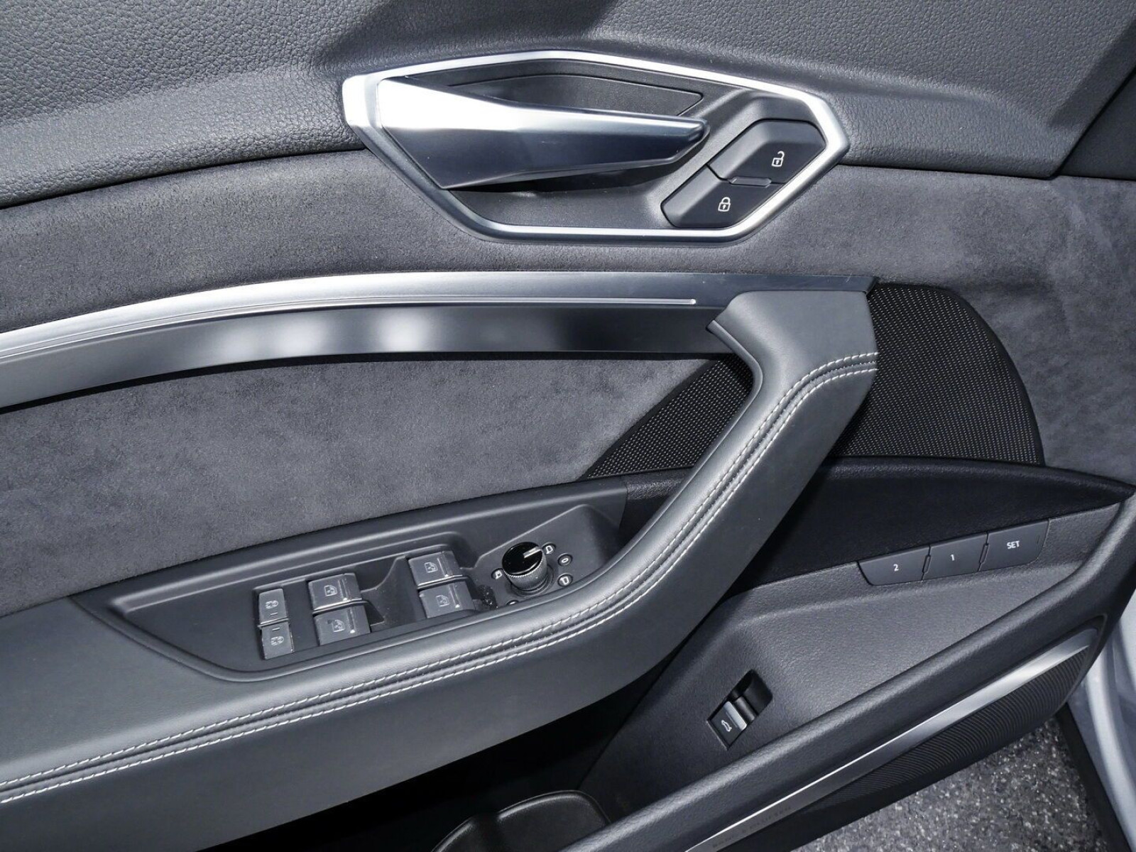 Audi - e-tron Sportback_13