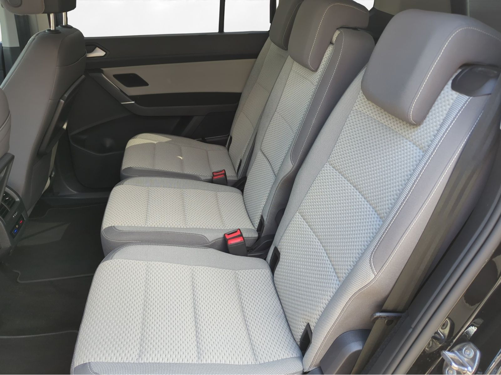 Volkswagen - Touran_5