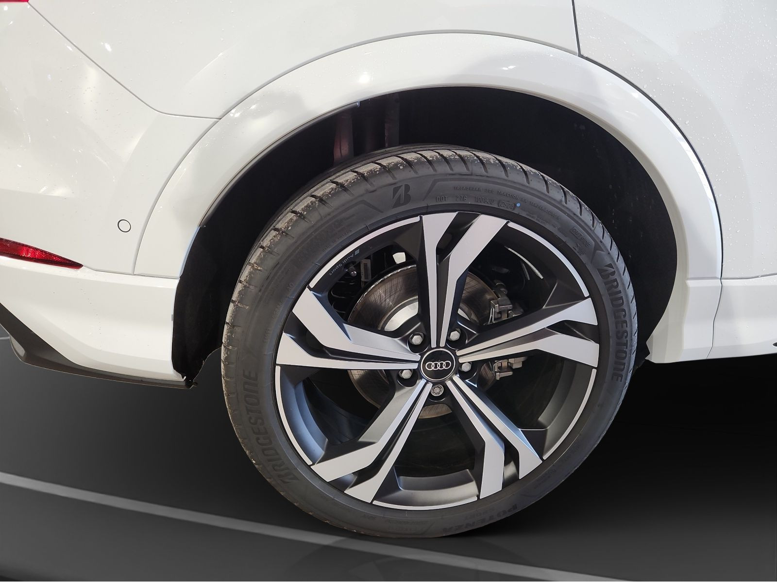 Audi - Q3_9