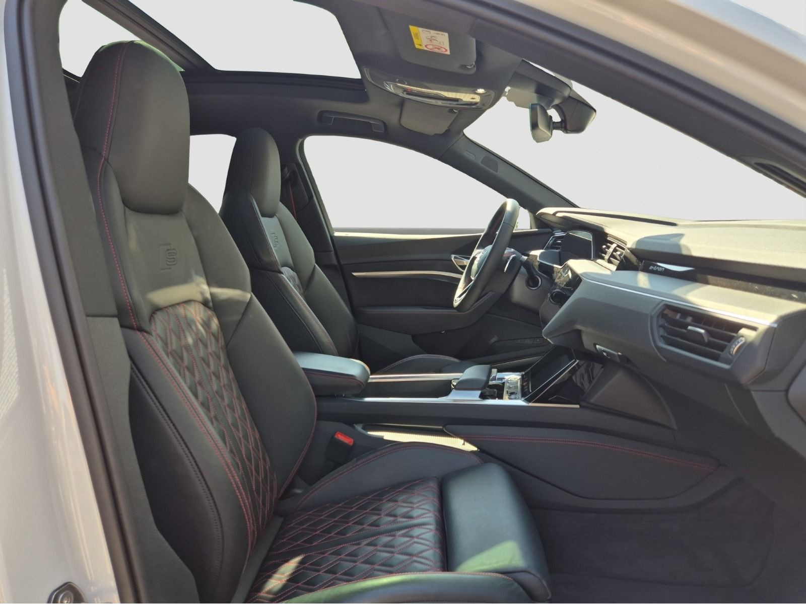 Audi - Q8 e-tron_20