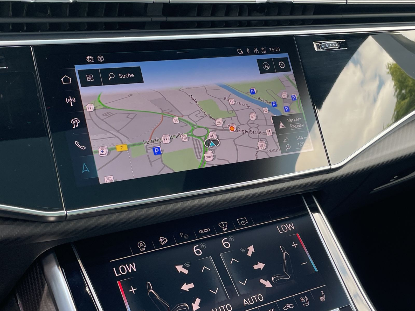 Audi - Q7_12