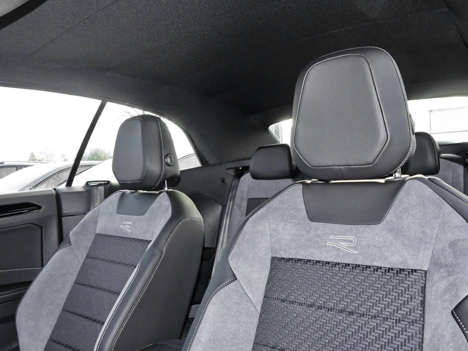Volkswagen - T-Roc Cabriolet_12