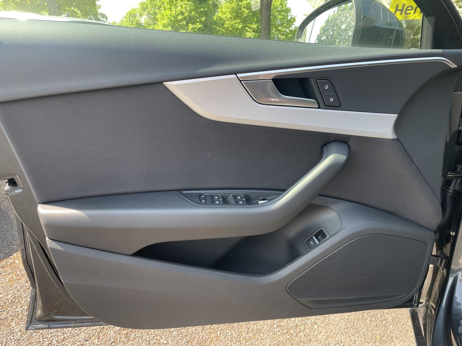 Audi - A4 Limousine_14