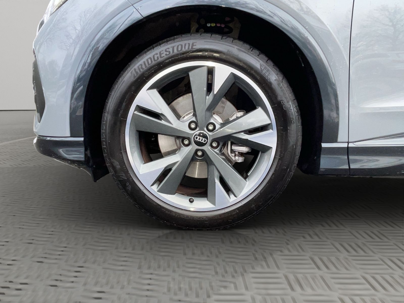 Audi - Q4_21