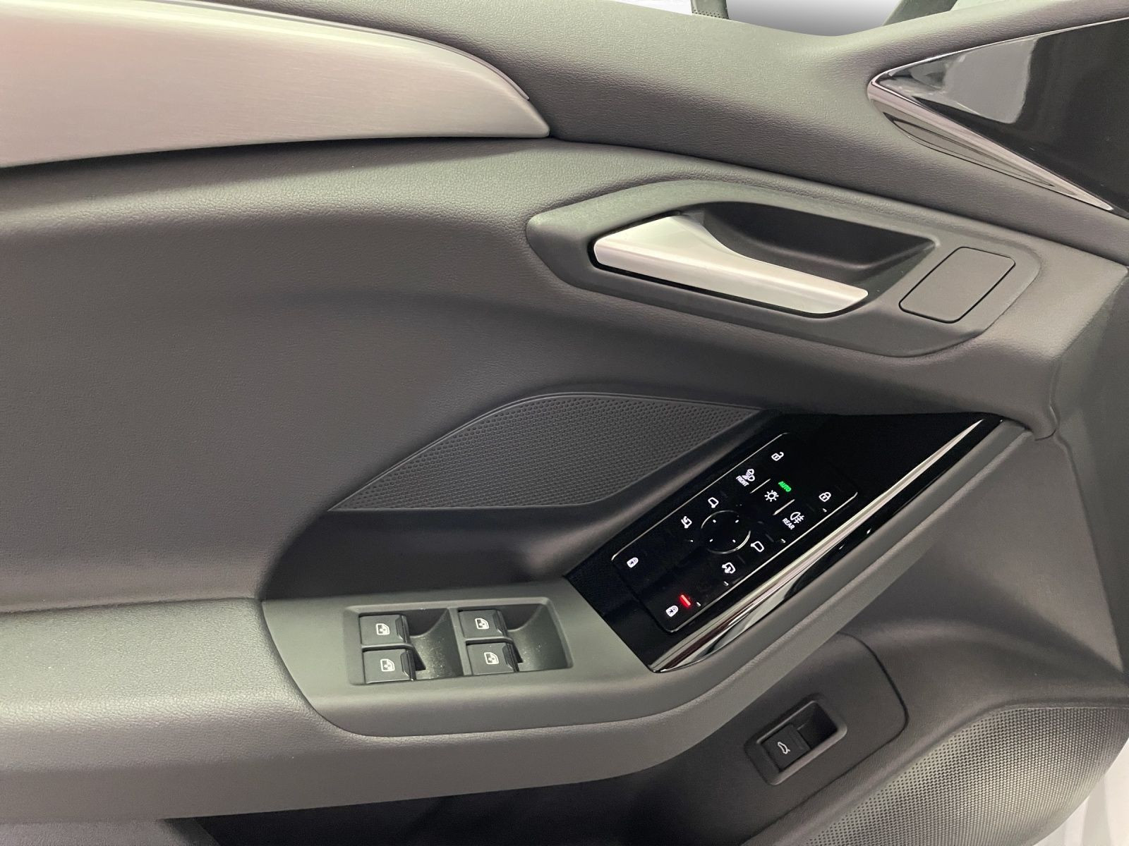 Audi - A6 Avant e-tron_15