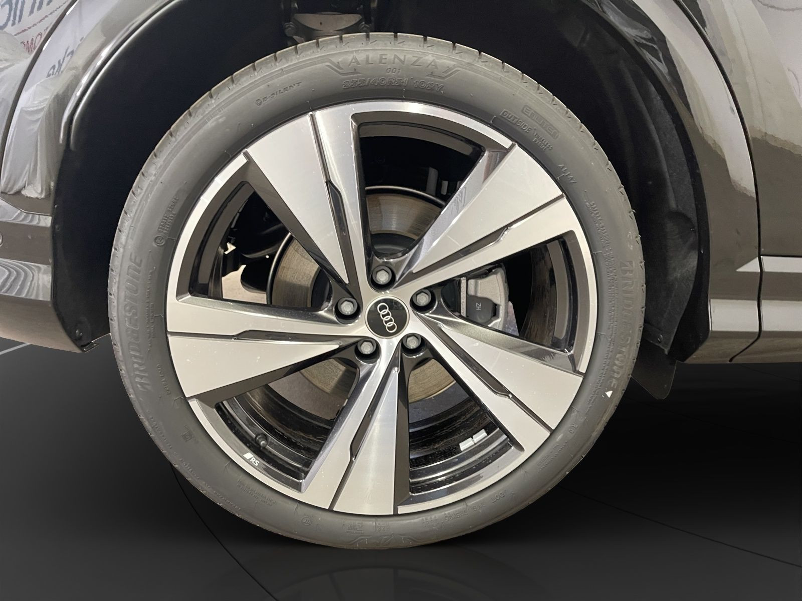 Audi - Q5_12