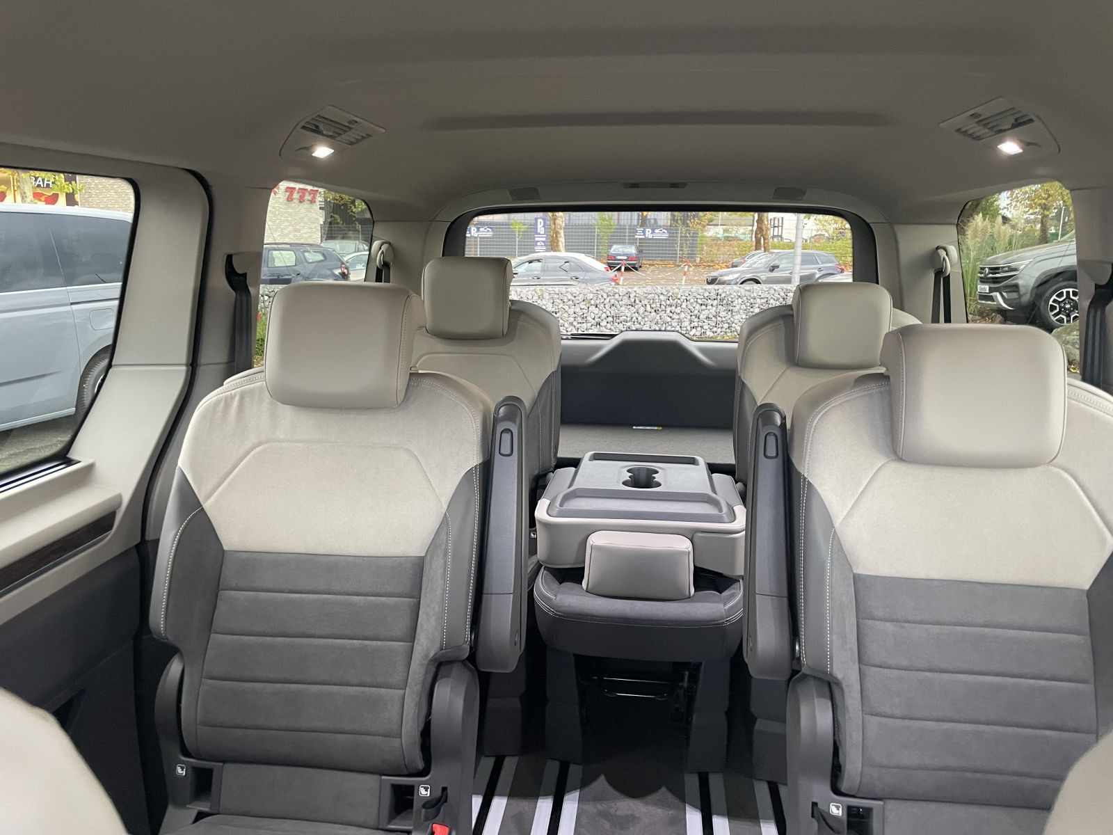 Volkswagen - Multivan_12