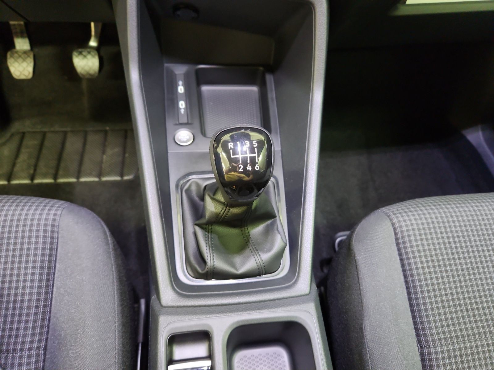Volkswagen - Caddy Cargo_19