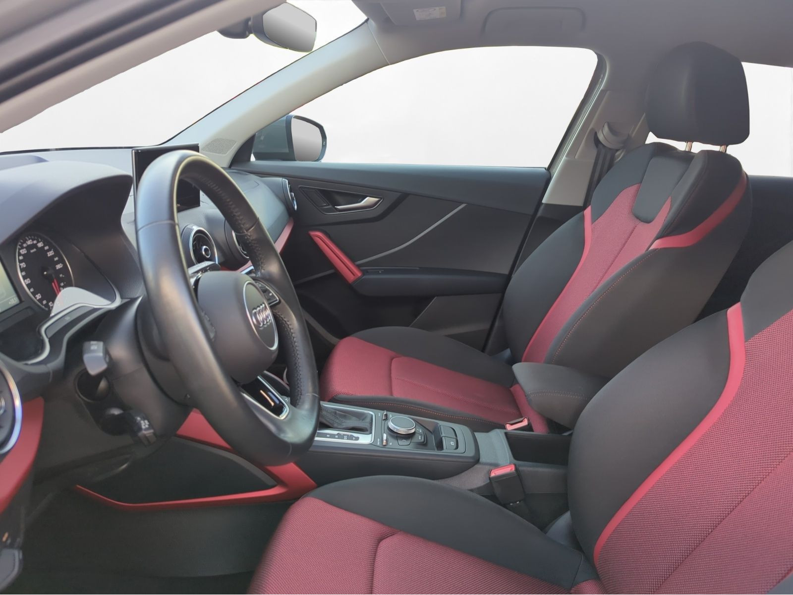 Audi - Q2_2