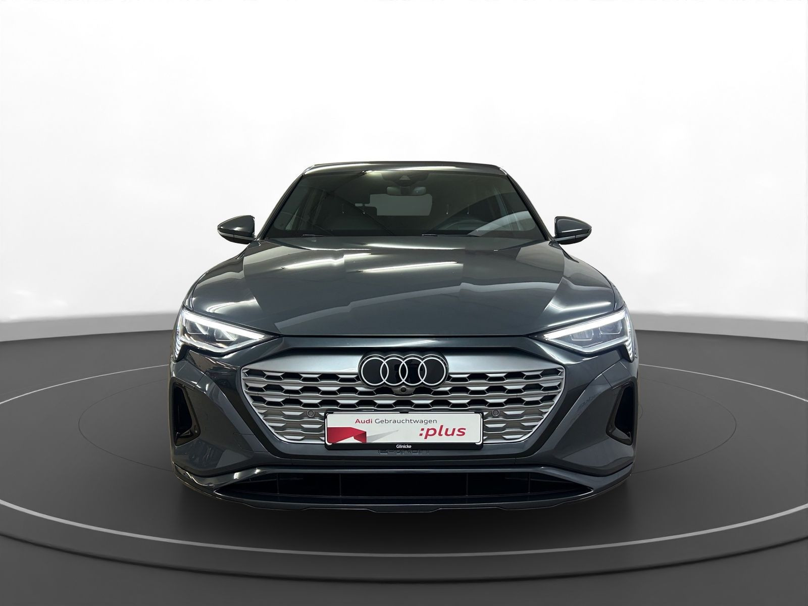 Audi - Q8 Sportback e-tron_2