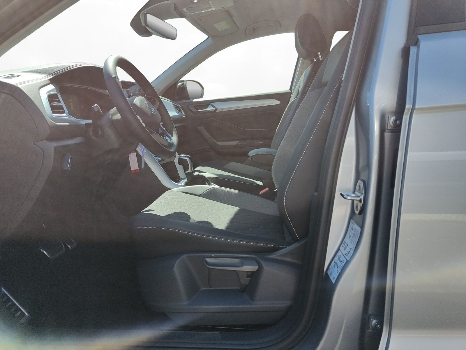 Volkswagen - T-Roc_4