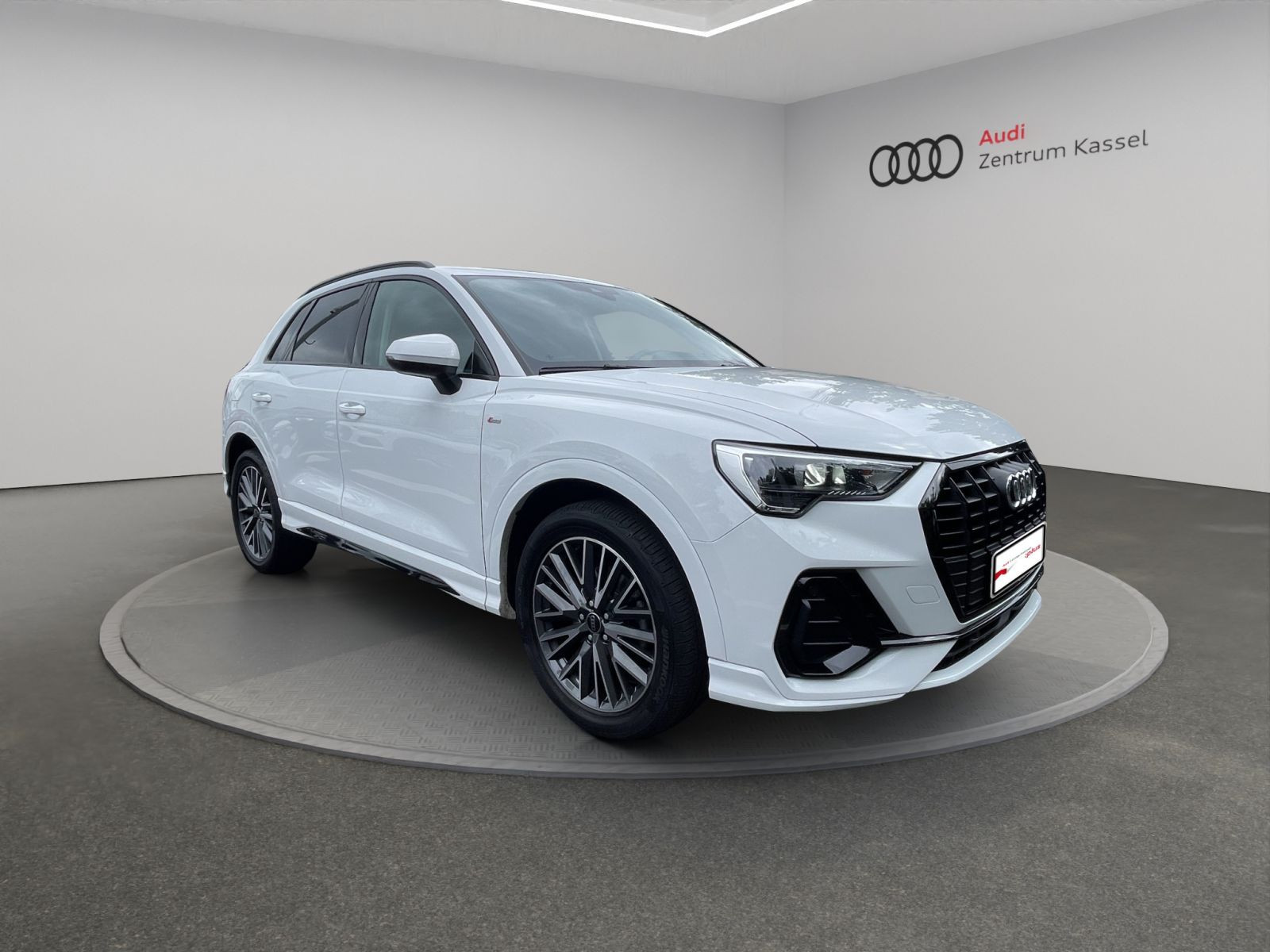 Audi - Q3_9