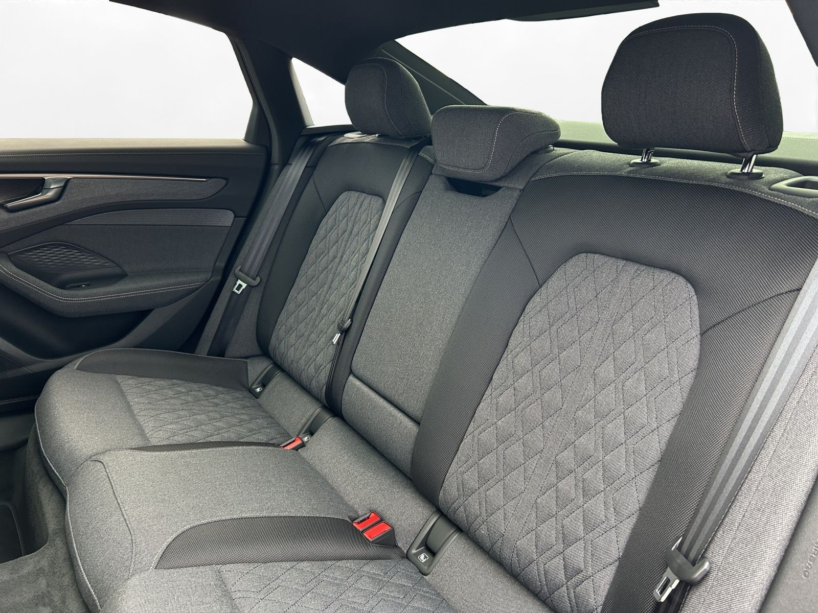 Audi - A6_6