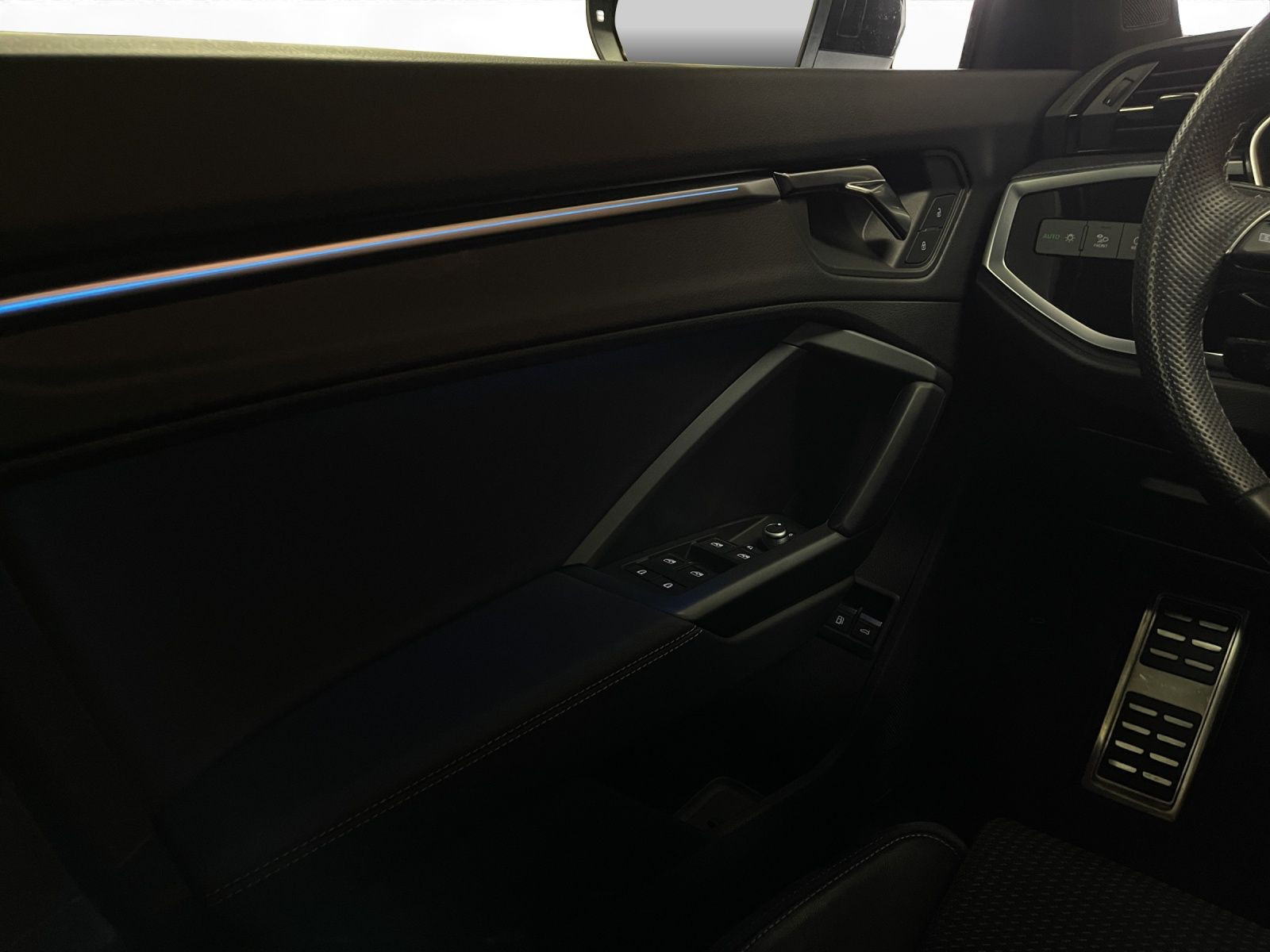 Audi - Q3_11 Audi - Q3_11