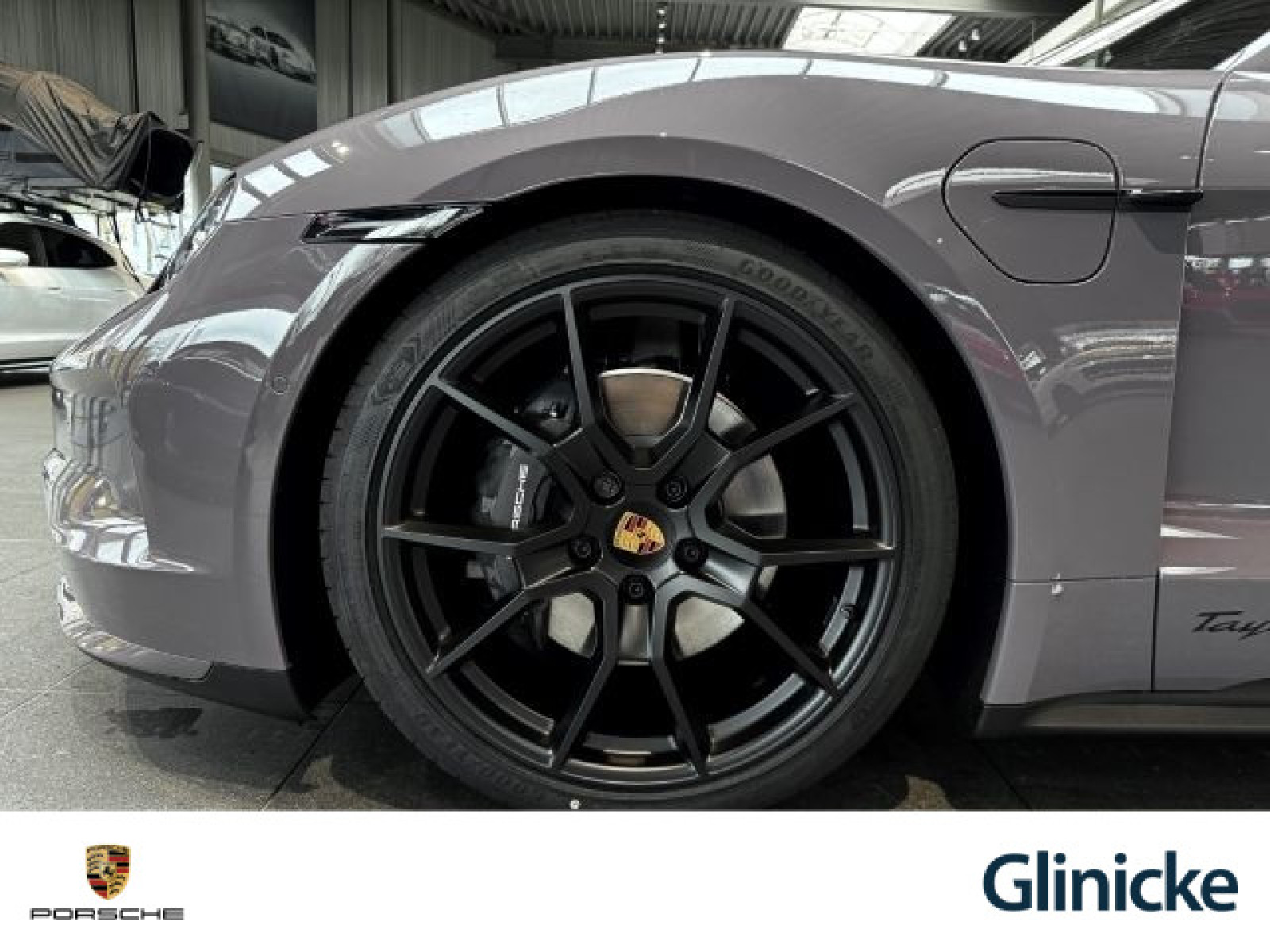 Porsche - Taycan_23